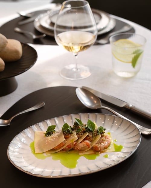Culinair hoogstaand gerecht met scampi's