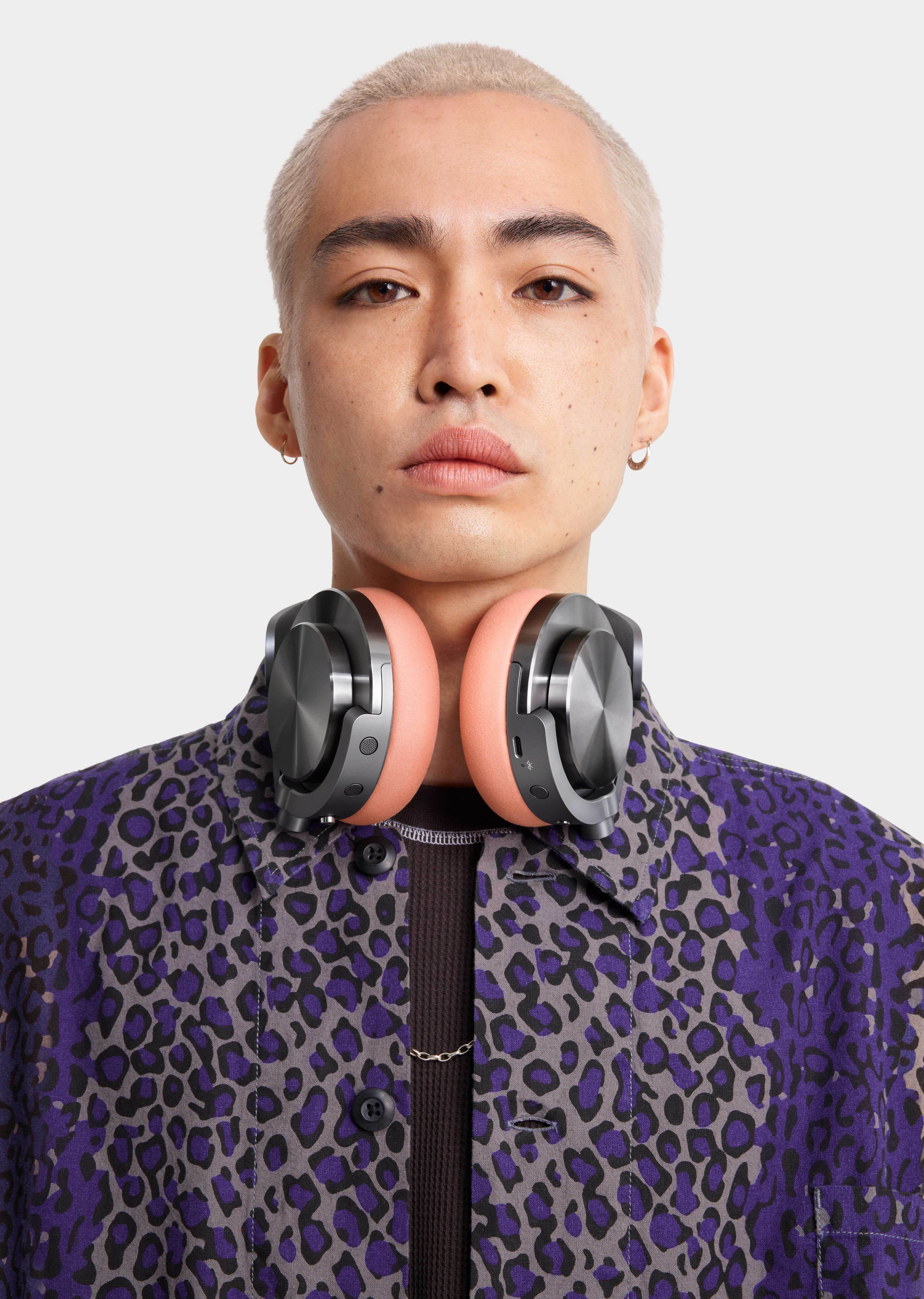 Jongen met Dyson Ontrac